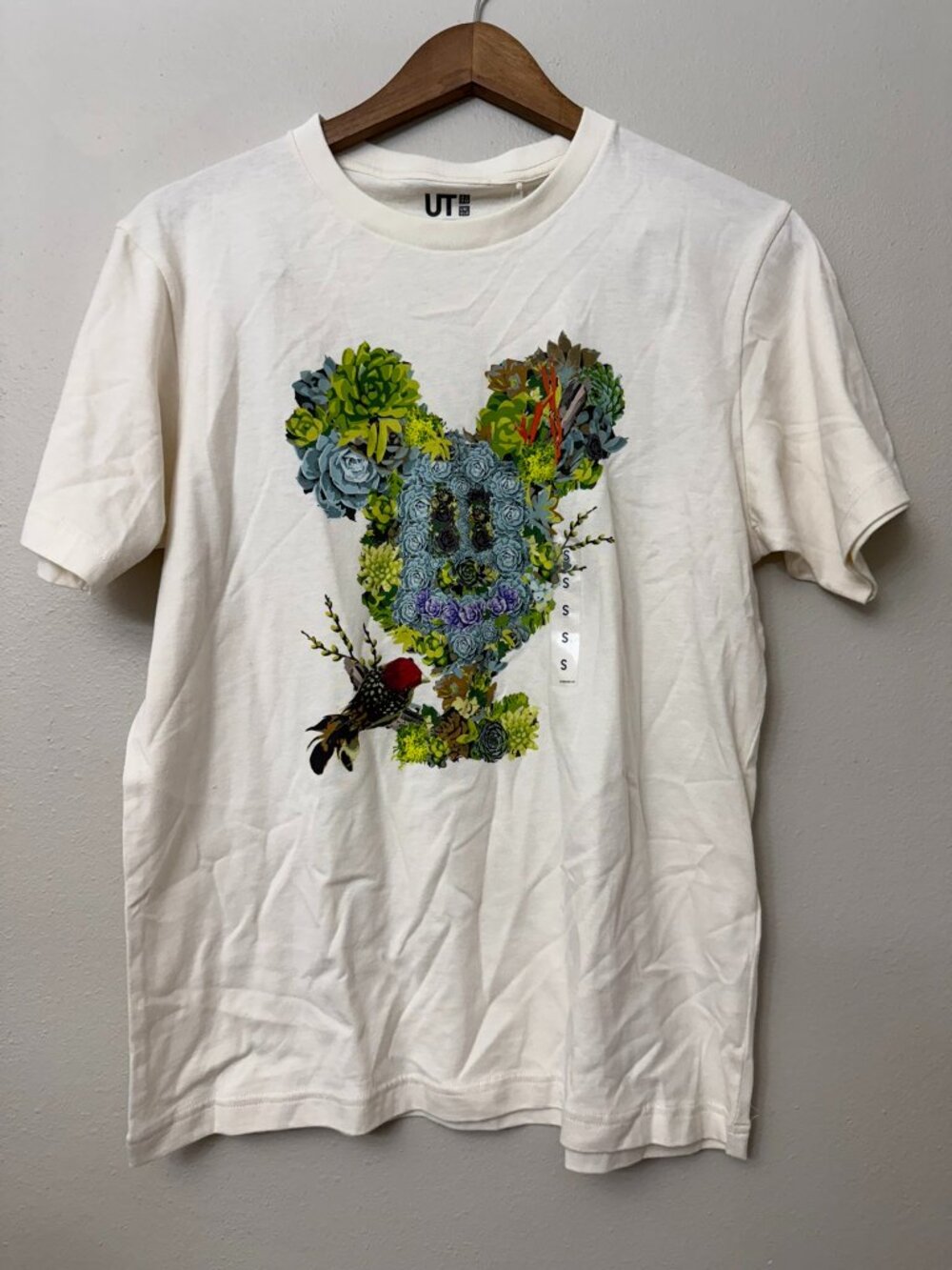 NWT! UniQlo Disney Floral Succulent Mickey Tshirt Small